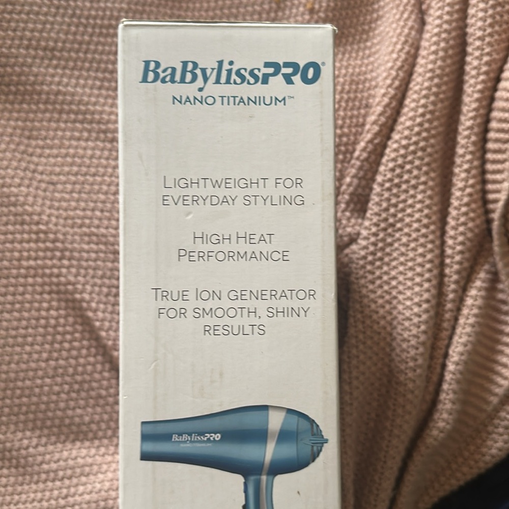 Baby lids PRO Nano Titanium blow dryer
Gently used